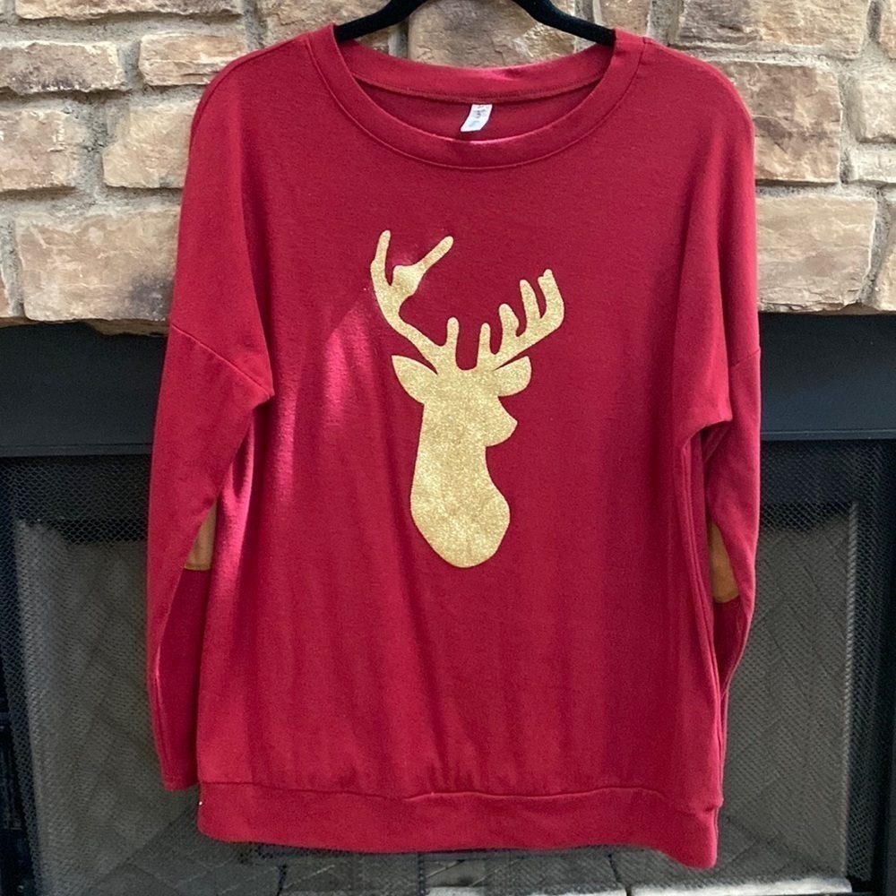 Leo Rosi red and gold reindeer long sleeve shirt. Size Medium.